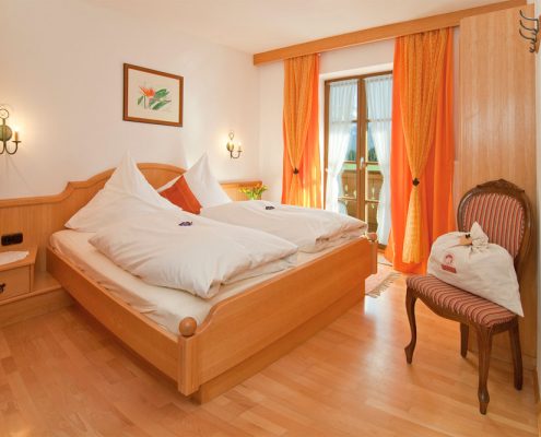 Ferienwohnung in Krün, Karwendel, Zugspitzblick 5 ***** Sterne, Schlafzimmer